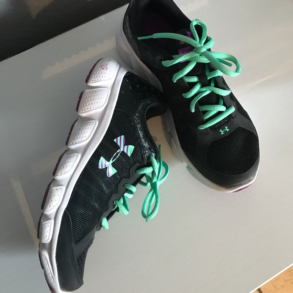 Under Armour Sneakers - Picture 2 of 7